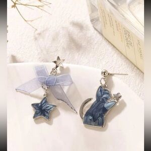⭐️ Adorable Mismatched Kitty Cat Star Ribbon Bow Stud Earrings 🐈